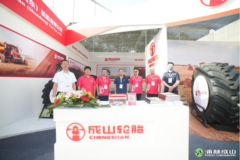 恩佐娱乐闪耀新疆农机展 科技创新助力农业现代化